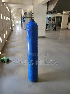 Photo - Oxygen Cylinders, Medical Oxygen Cylinders,