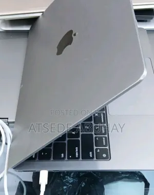 Photo - New Laptop Apple MacBook Air 2022 M2 8GB AMD Ryzen 7 SSD 256GB