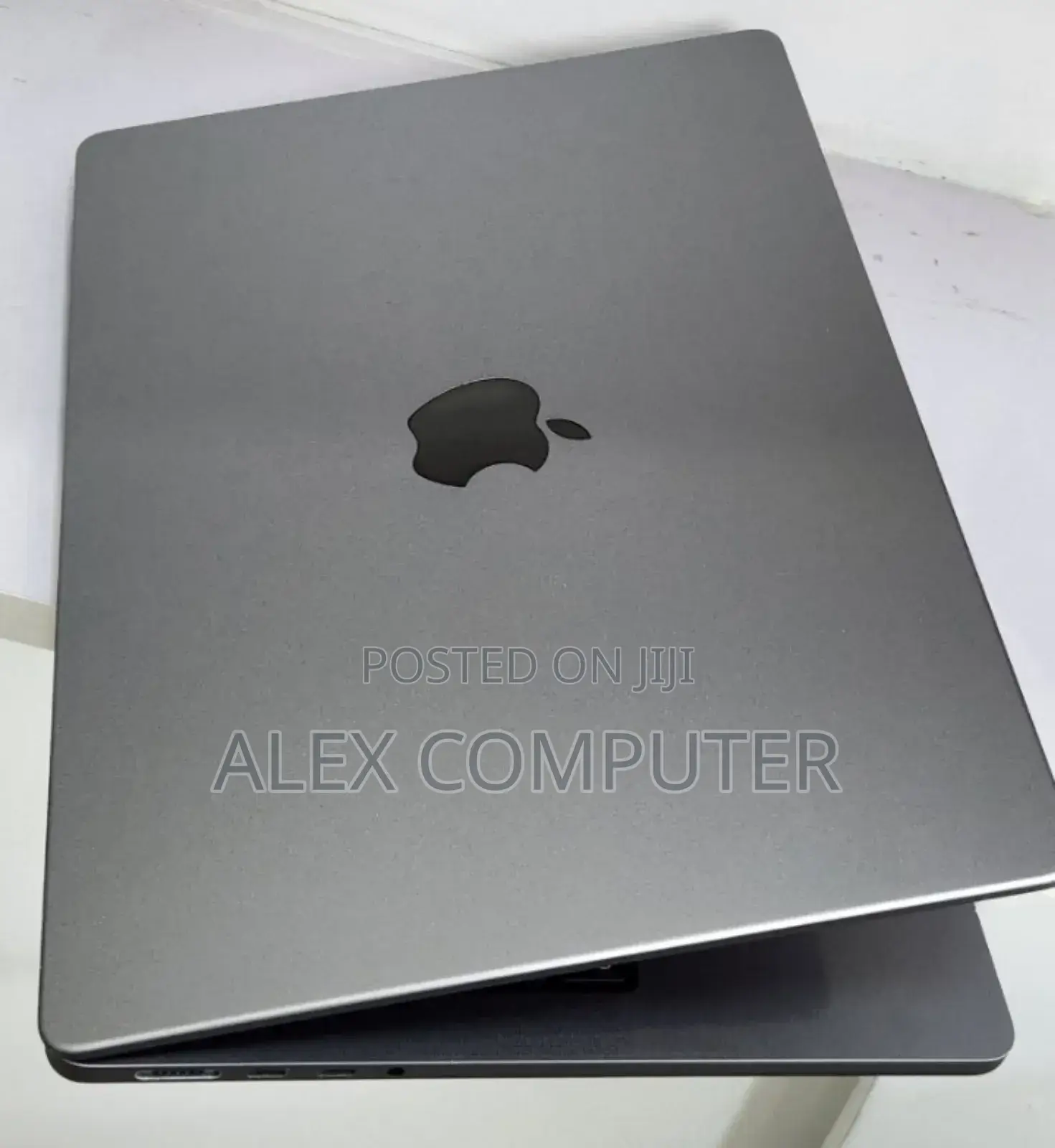 New Laptop Apple MacBook Pro M1 16GB Apple M1 Pro SSD 512GB