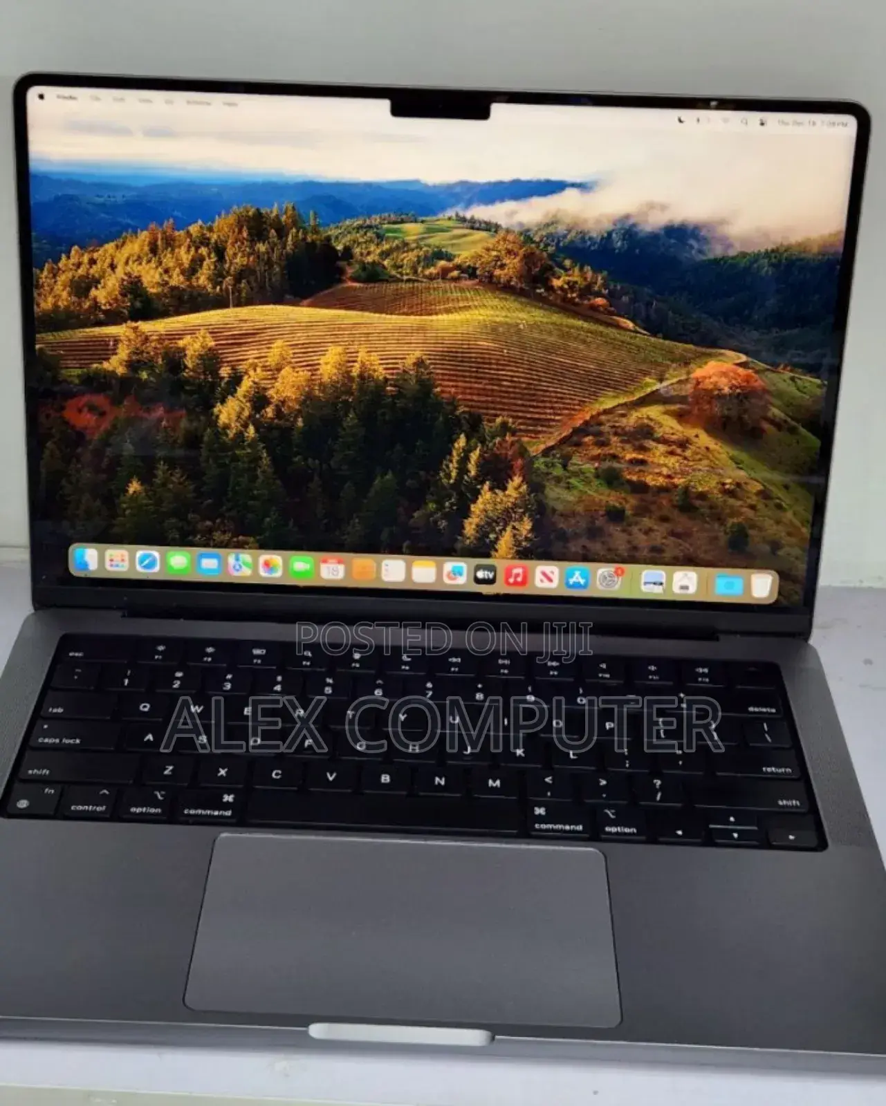 New Laptop Apple MacBook Pro M1 16GB Apple M1 Pro SSD 512GB