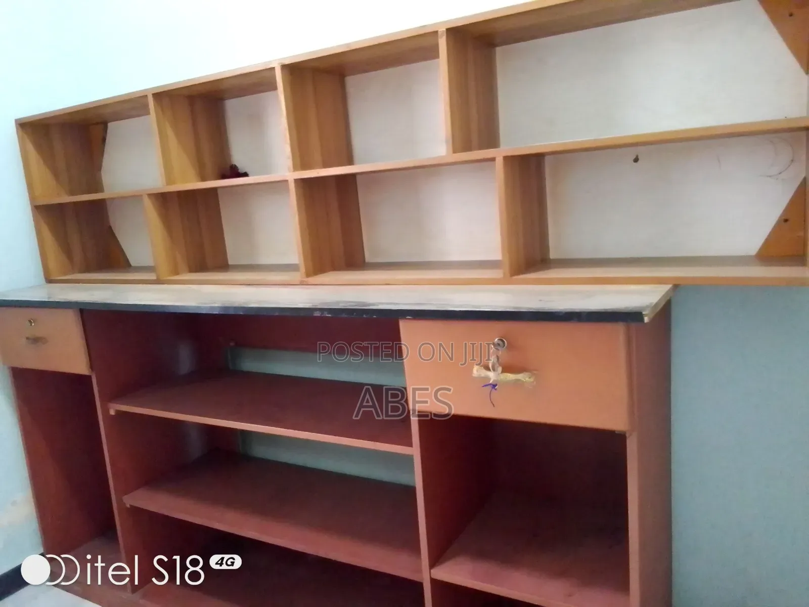 የጁስ ቤት መደርደሪያ