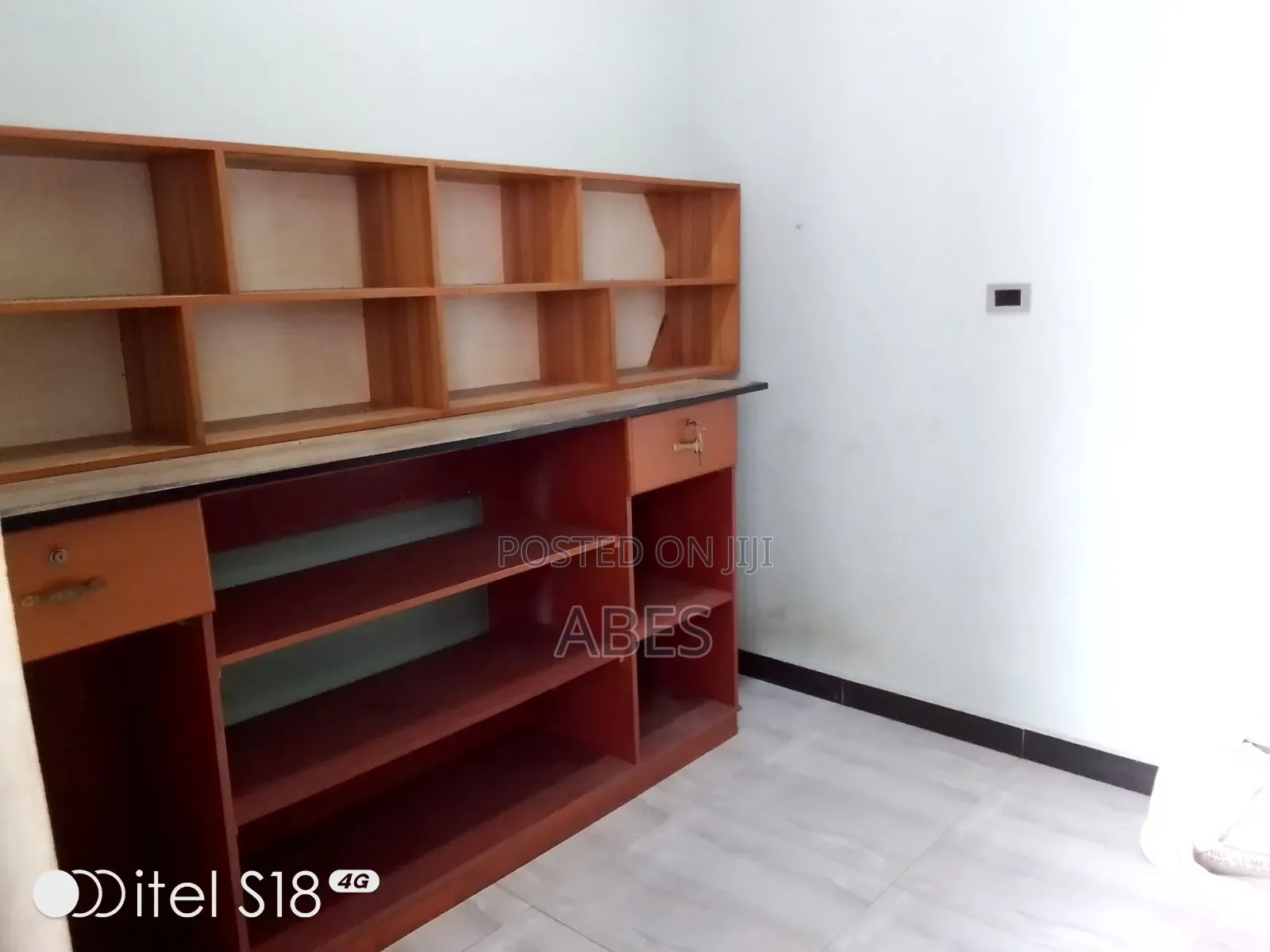 የጁስ ቤት መደርደሪያ