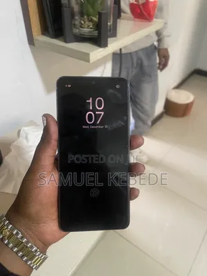 Photo - Samsung Galaxy S21 5G 128 GB Black