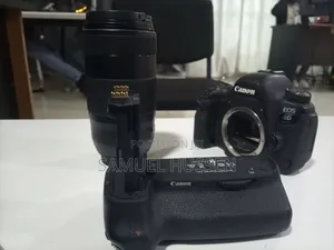 Canon 6d Camera. And Grip