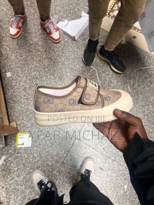 Photo - Ladies Original Shoes Sneakers (Yesetoch)