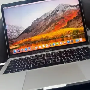 New Laptop Apple MacBook Pro 2017 8GB Intel Core i5 SSD 128GB