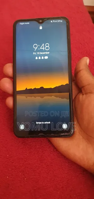 Photo - Samsung Galaxy A10s 32 GB Black