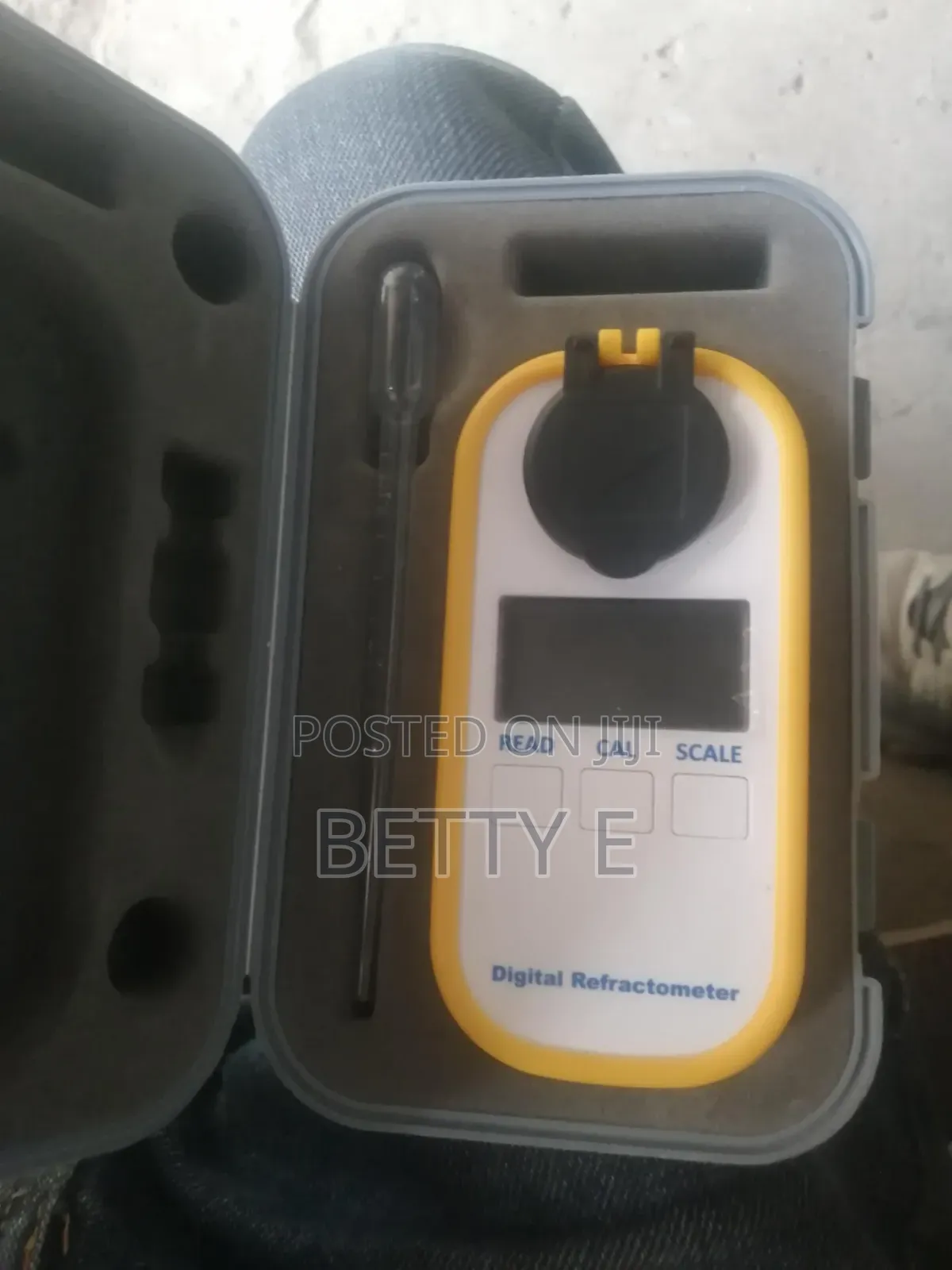 Digital Refractometer