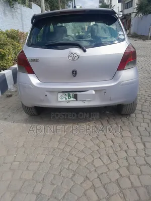 Toyota Vitz 1.0 FWD 5dr 2010 Purple