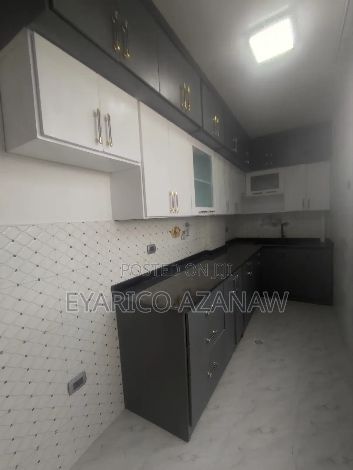 4bdrm Apartment in 4Bedroom Apartment, Bole for rent