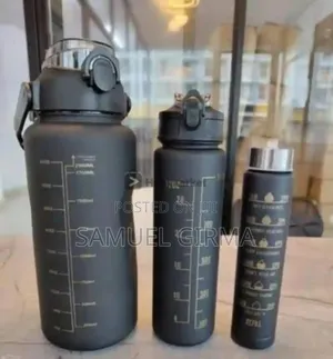 Photo - 2l 900ml 300ml ሶስቱን በአንድ ላይ Water Bottle