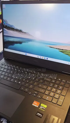 New Laptop HP 16GB AMD Ryzen 7 SSD 1T