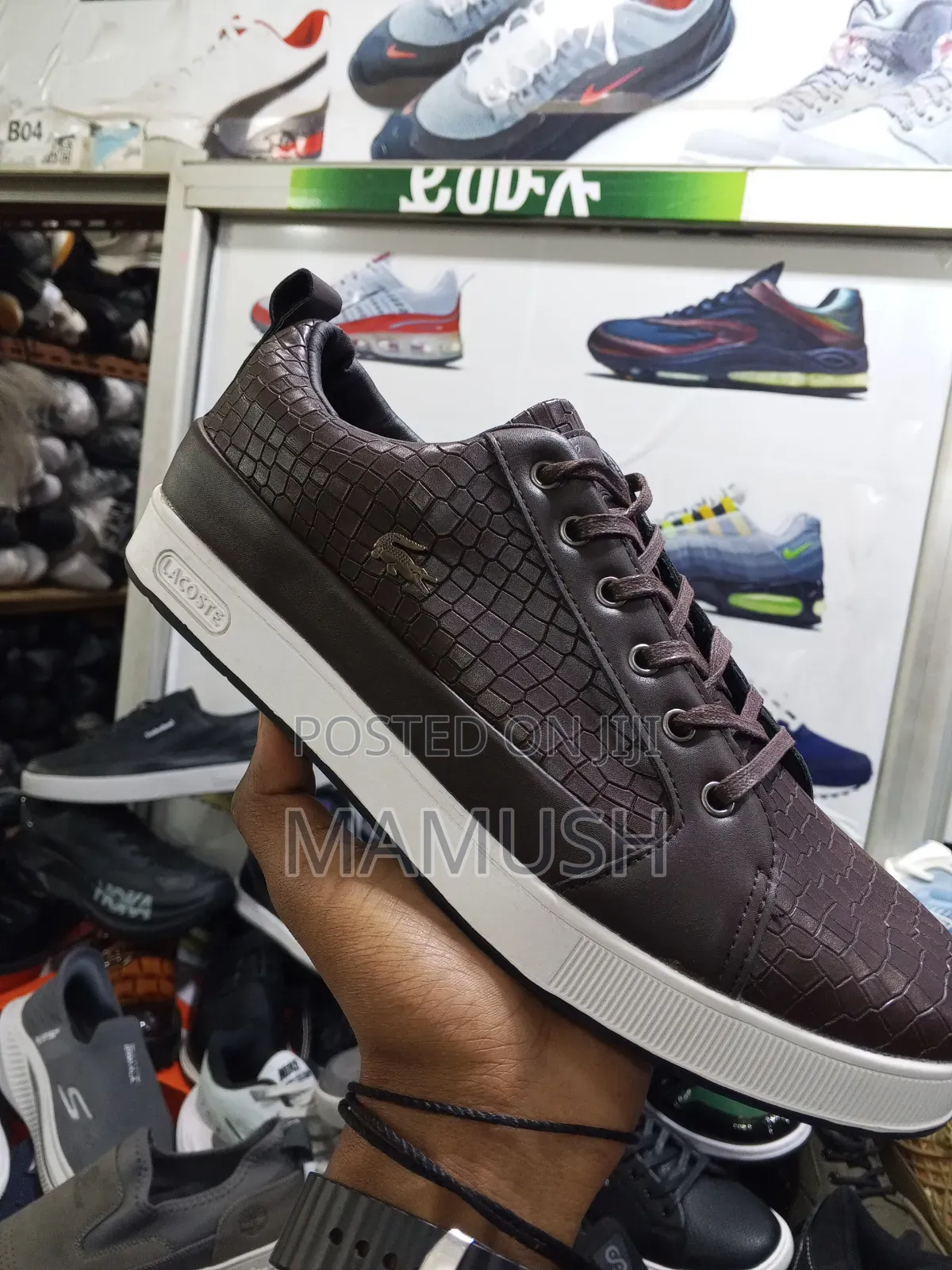 This Is Apaireof Multicolored Buck01 Mens Lace_up Sneakers Leather