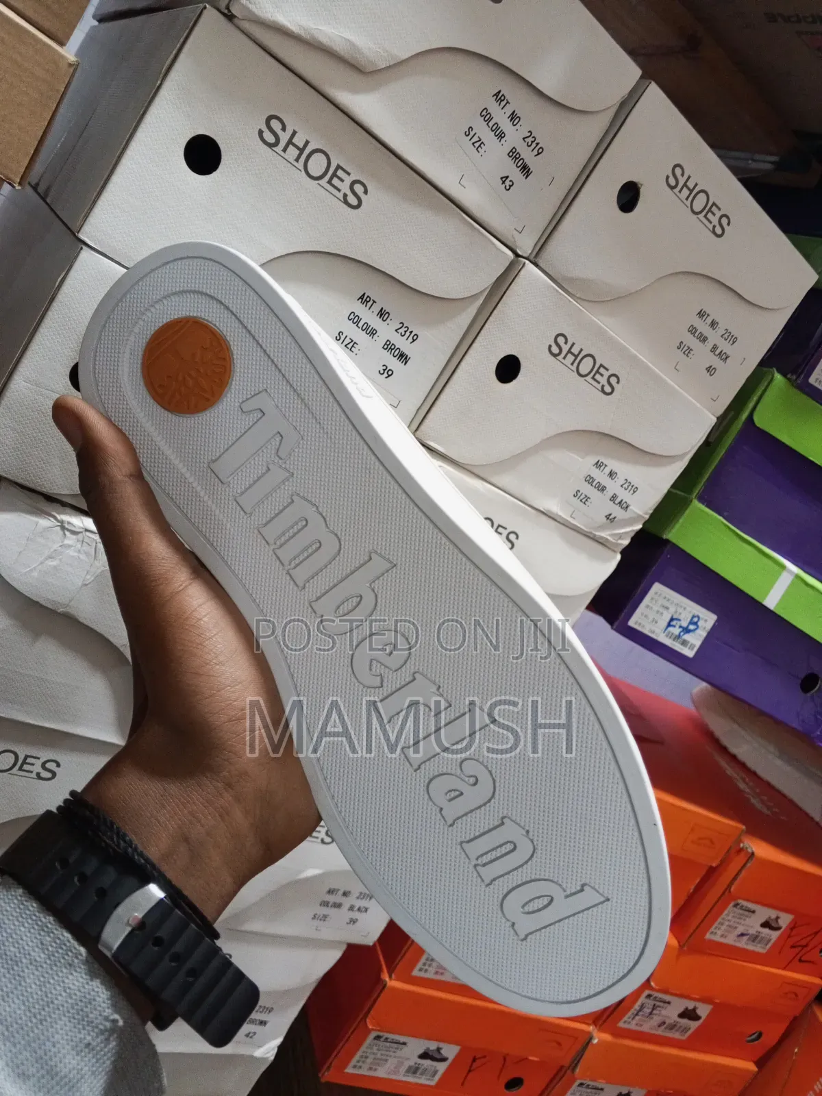 This Is Apaireof Multicolored Buck01 Mens Lace_up Sneakers Leather