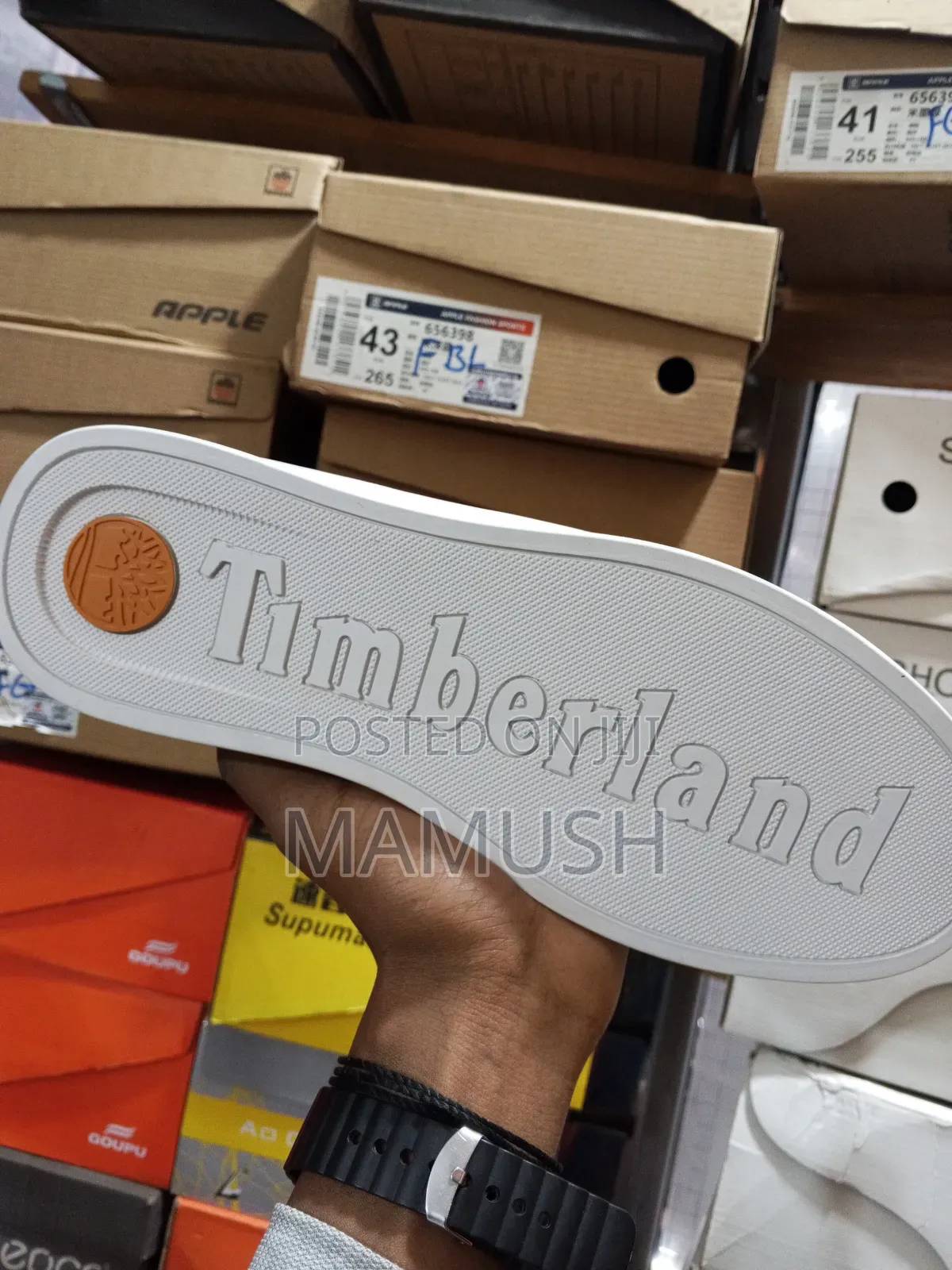 This Is Apaireof Multicolored Buck01 Mens Lace_up Sneakers Leather