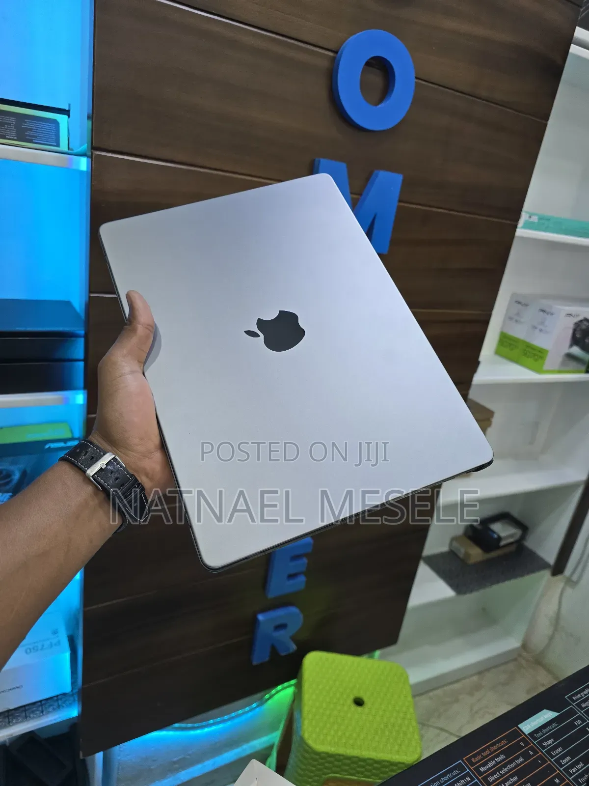 New Laptop Apple MacBook Pro M1 32GB Apple M1 Max SSD 1T