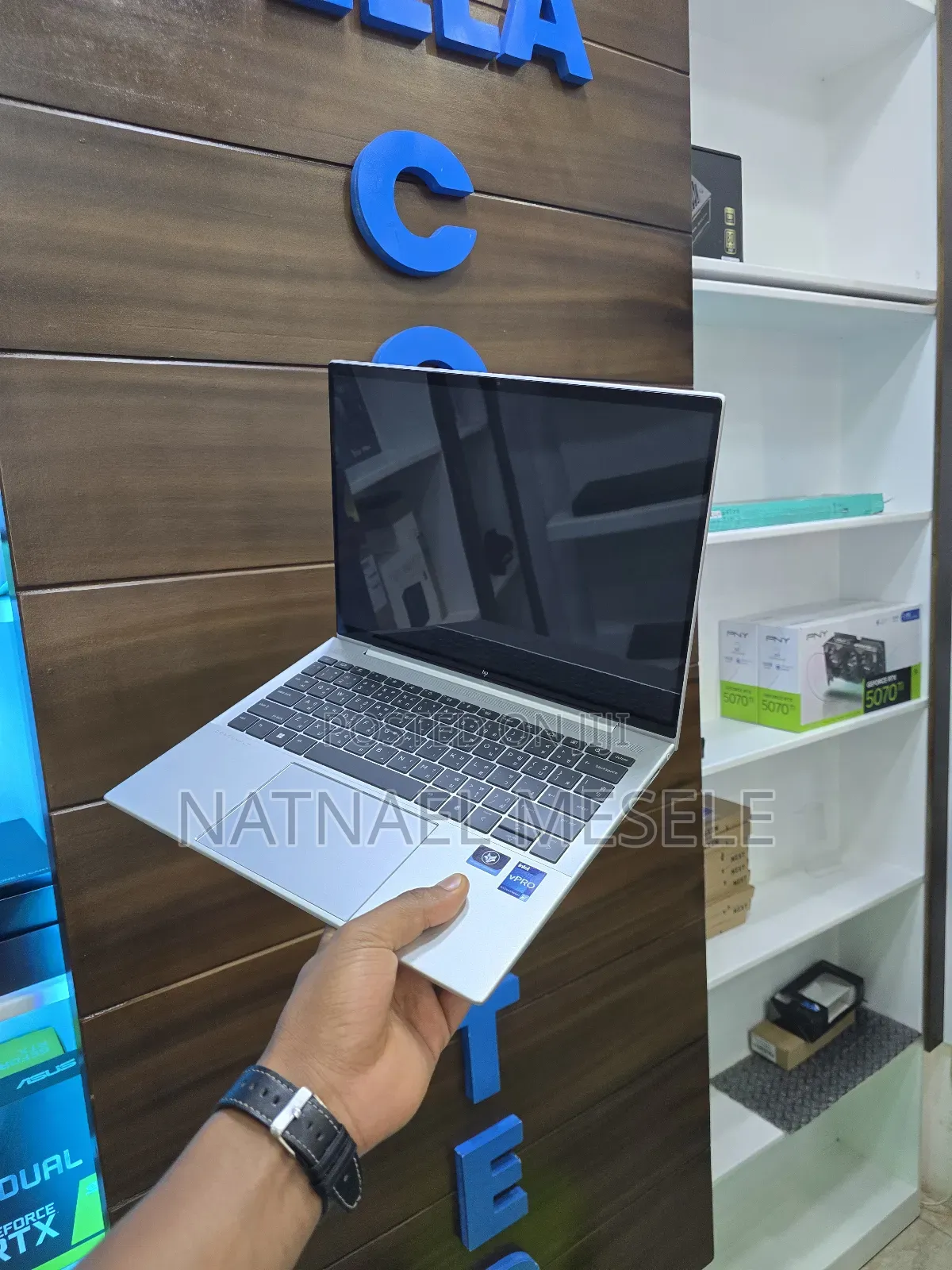 New Laptop HP Dragonfly G1 16GB Intel Core I7 SSD 512GB