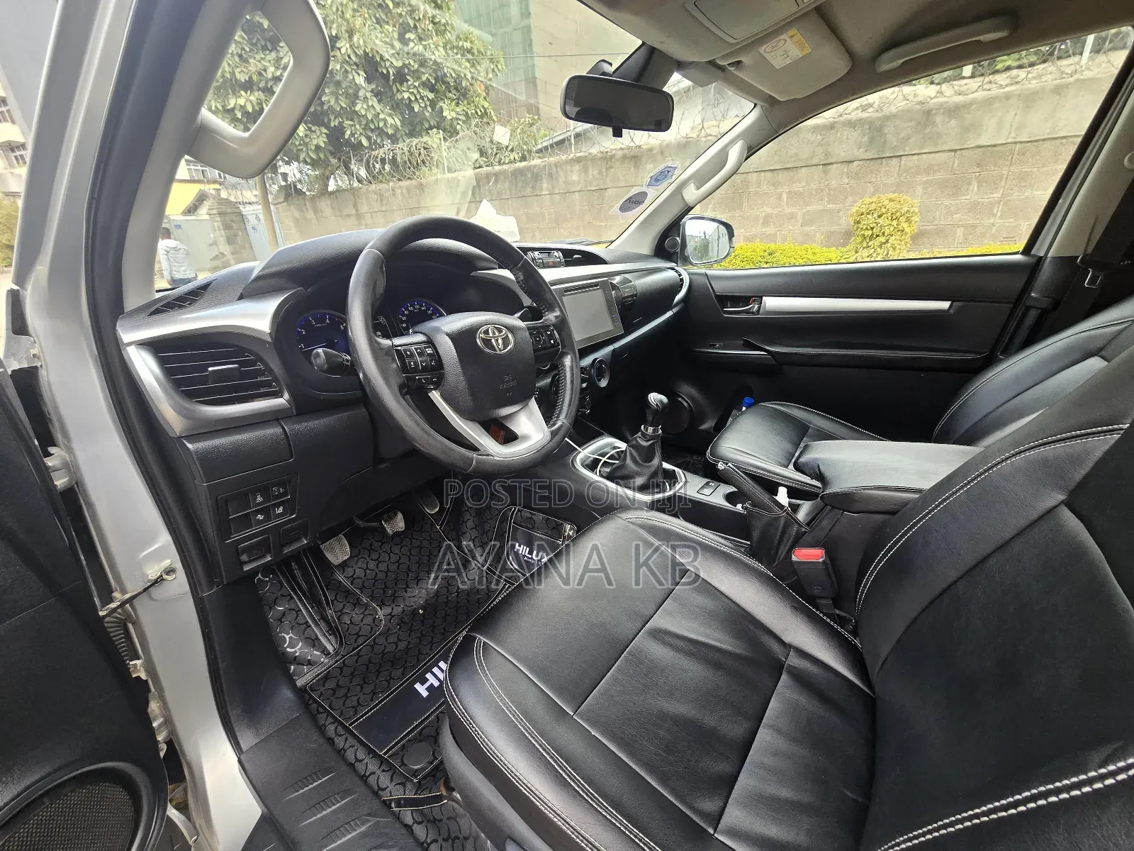 Toyota Hilux 2017 Silver