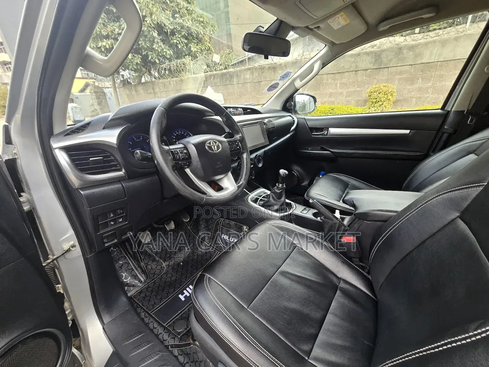 Toyota Hilux 2017 Silver