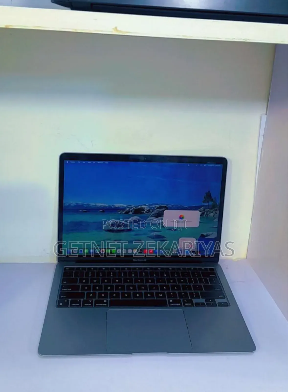 New Laptop Apple MacBook Air 8GB Apple M1 SSD 256GB