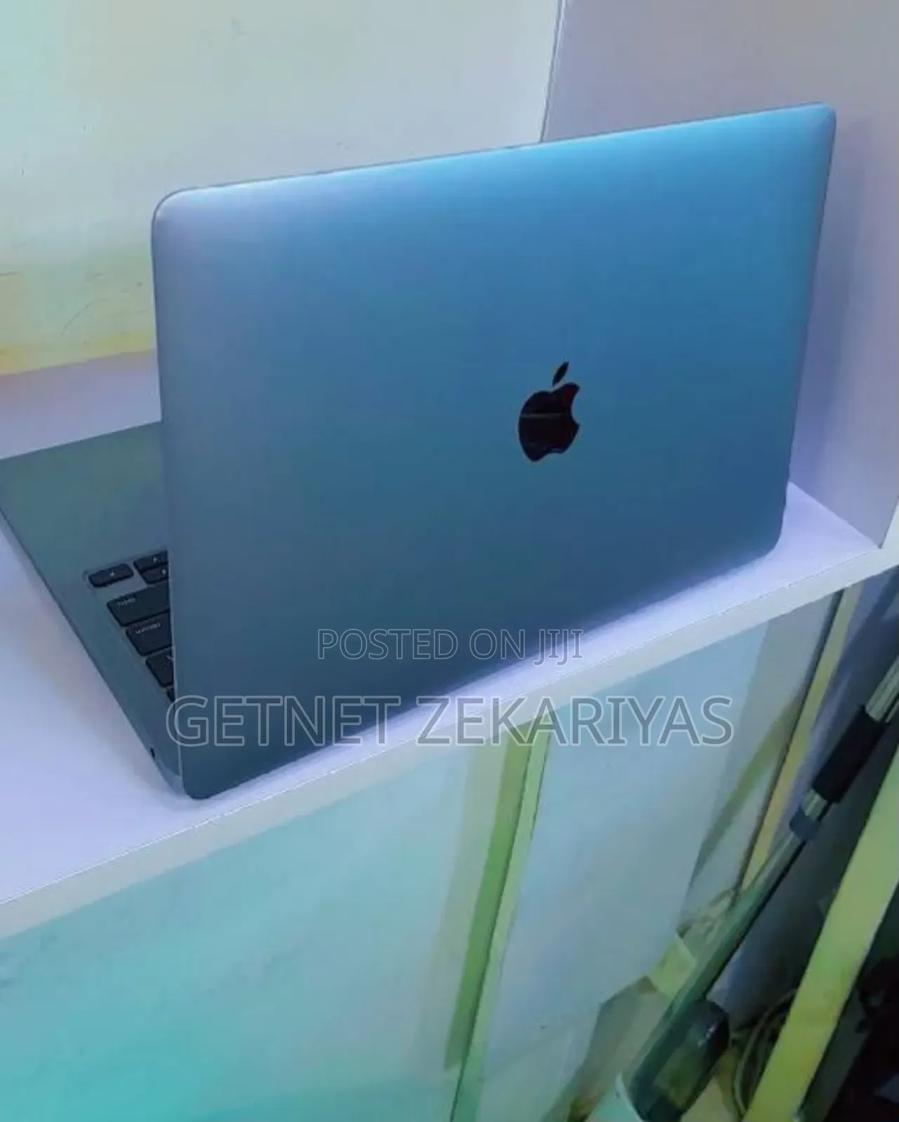 New Laptop Apple MacBook Air 8GB Apple M1 SSD 256GB