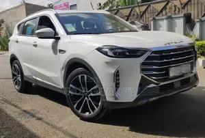 Photo - Jetour X70 Plus 2022 White