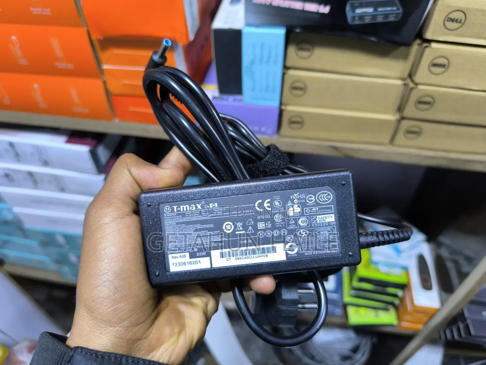 T-Max 65w Hp Laptop Charger With a Blue Pin