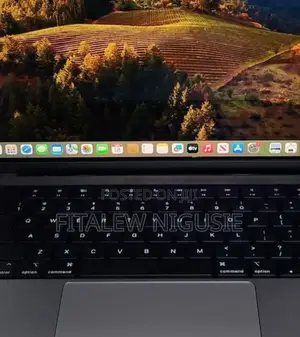 New Laptop Apple MacBook Pro M1 16GB Apple M1 Pro SSD 512GB