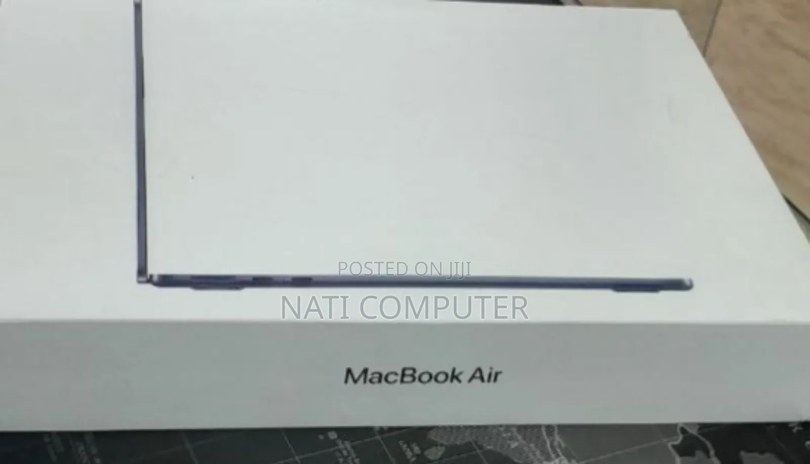 New Laptop Apple MacBook Air 2025 M4 13-Inch 16GB Apple M4 SSD 256GB