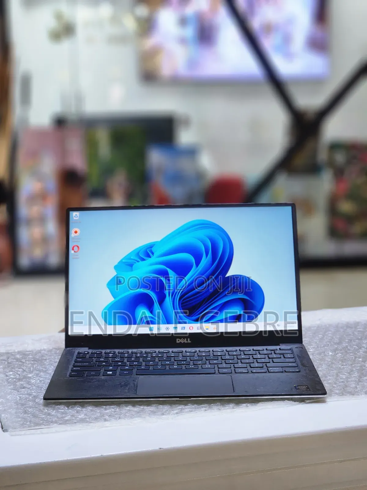 New Laptop Dell XPS 13 8GB Intel Core I7 SSD 256GB