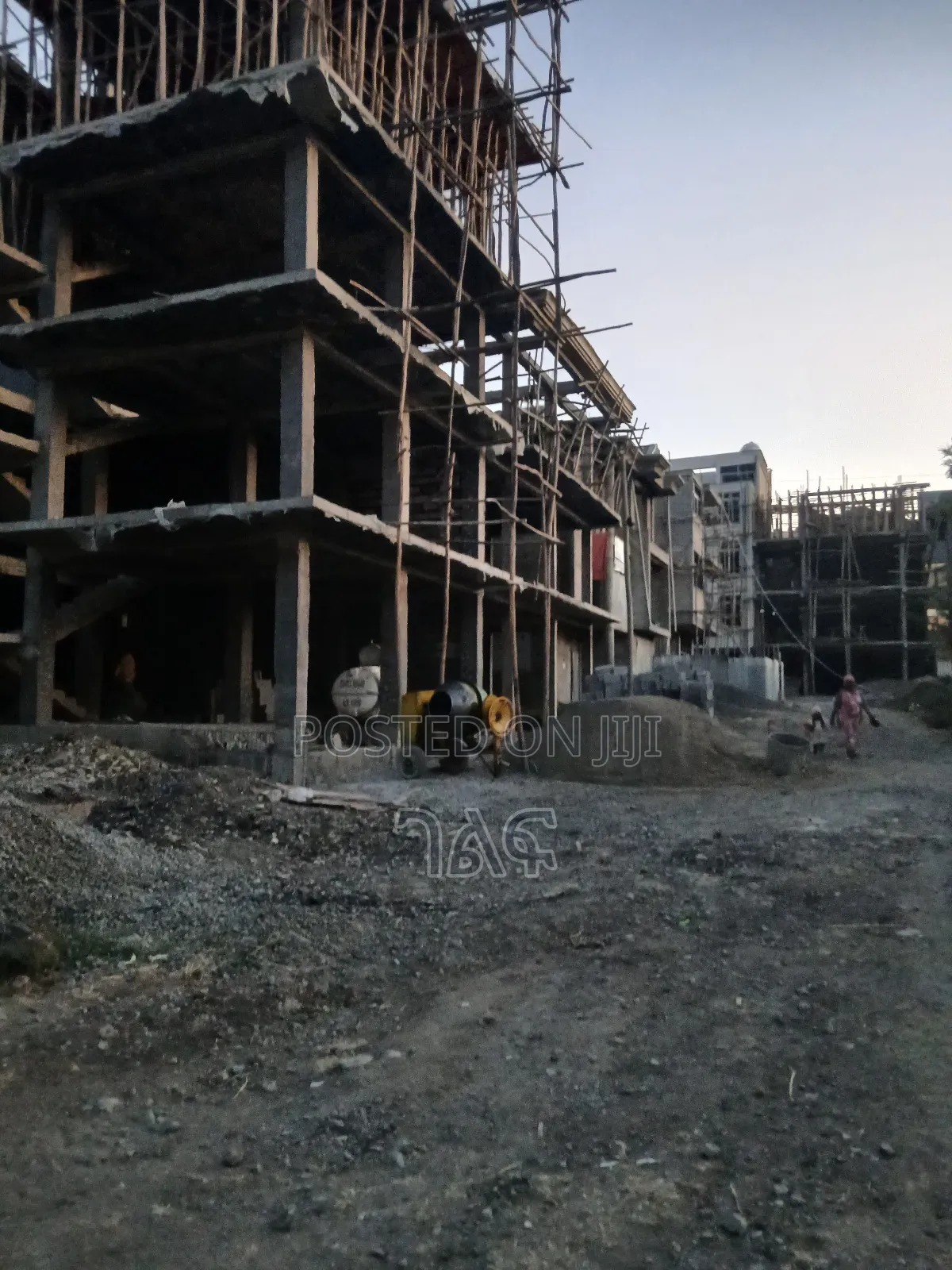 አያት ዲያስፖራ ሰፈር 150 ካሬ G+2 ስከሌተን 14.5 ሚሊዮን ብር ይባላል