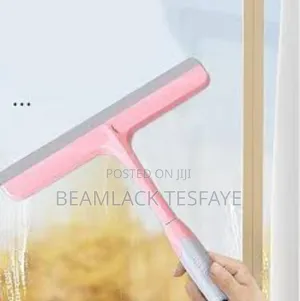 Photo - Non-slip Hand-held Plastic Squeegee