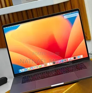 Photo - New Laptop Apple MacBook Pro 2019 32GB SSD 1T