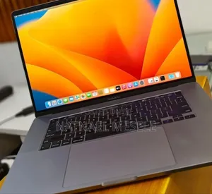 New Laptop Apple MacBook Pro 2019 32GB SSD 1T