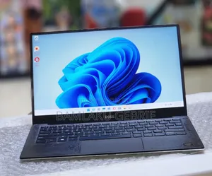 New Laptop Dell XPS 15 8GB Intel Core I7 SSD 256GB