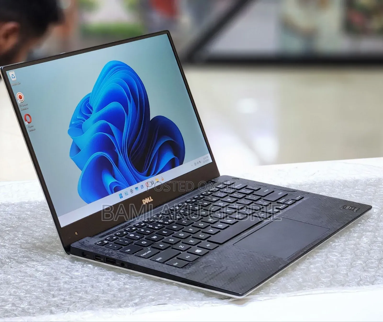 New Laptop Dell XPS 15 8GB Intel Core I7 SSD 256GB