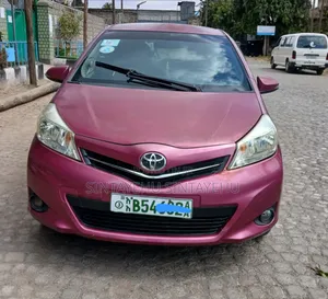 Photo - Toyota Yaris Base Hatchback 3dr 2011 Pink
