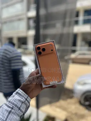 Photo - New Apple iPhone 17 Pro Max 256 GB Orange