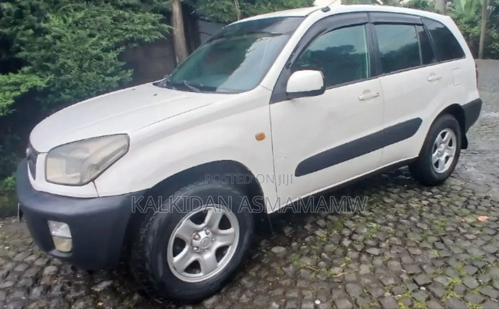 Toyota RAV4 2001 White