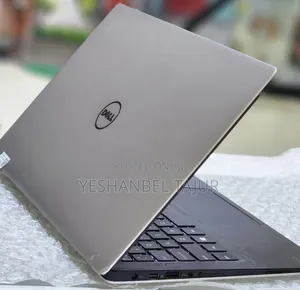 New Laptop Dell XPS 13 8GB Intel Core I7 SSD 256GB