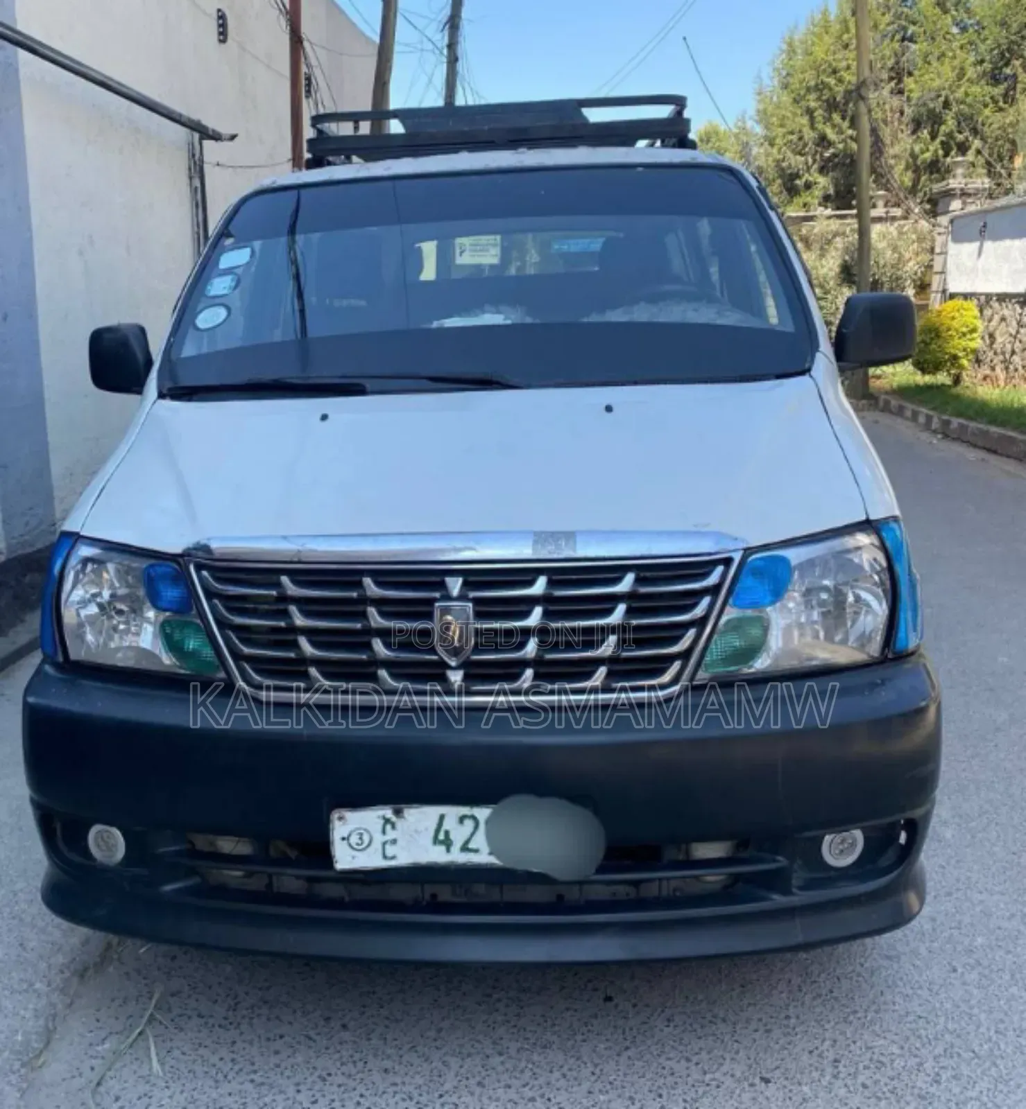 Toyota HiAce 2007 White