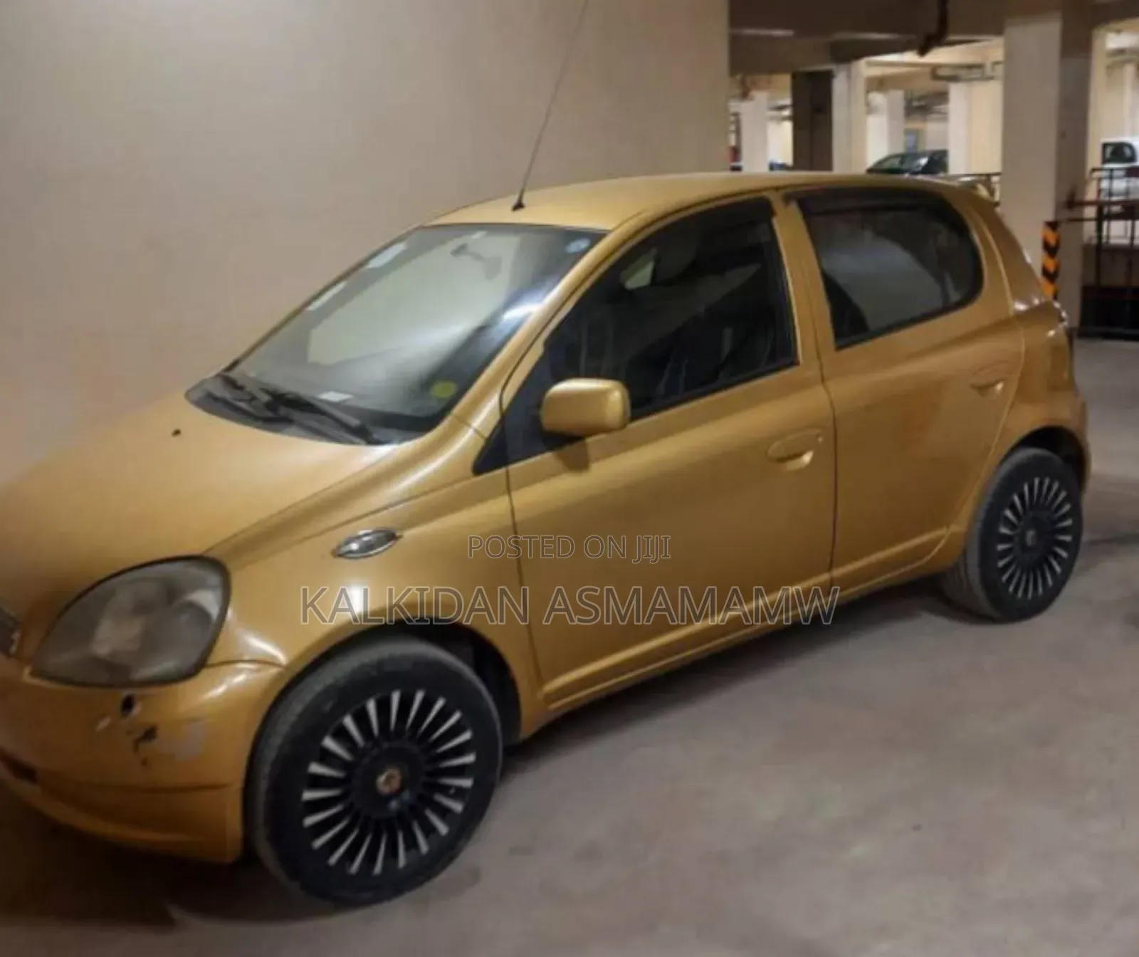 Toyota Vitz 2001 Yellow