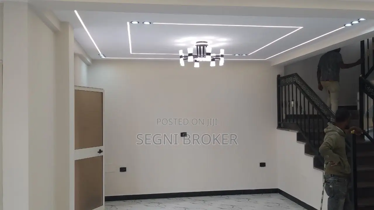 4bdrm House in Semet Safari, Bole for sale