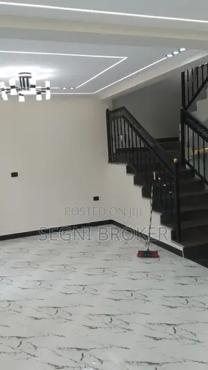 4bdrm House in Semet Safari, Bole for sale