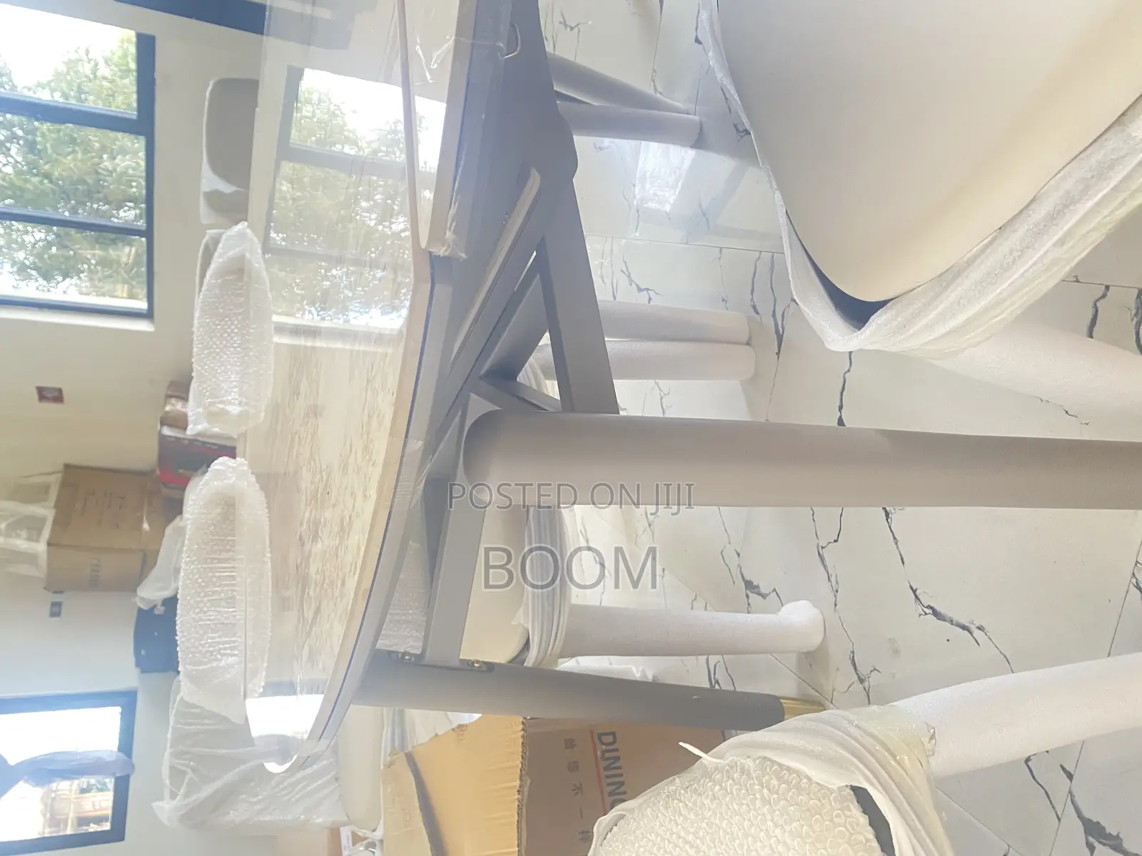 የሚሰፉና የሚጠብ(Extendable) Dining Table