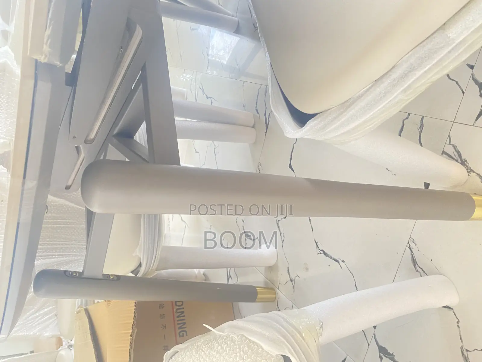 የሚሰፉና የሚጠብ(Extendable) Dining Table