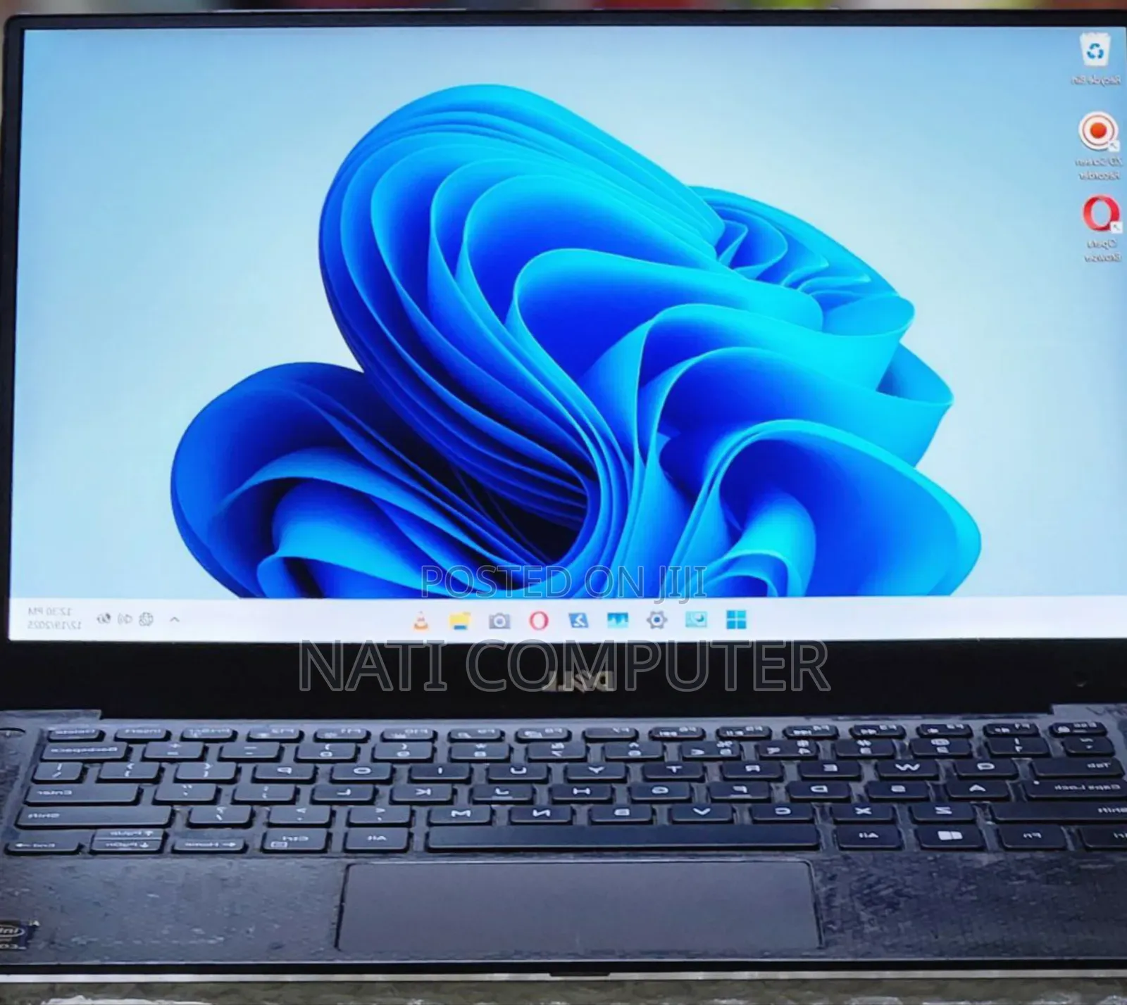 New Laptop Dell XPS 13 8GB Intel Core I7 SSD 256GB