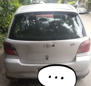 Toyota Vitz 2001 Silver