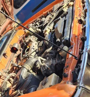 Toyota Hilux 1998 Yellow