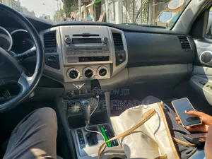 Toyota Tacoma Access Cab Automatic 2011 White